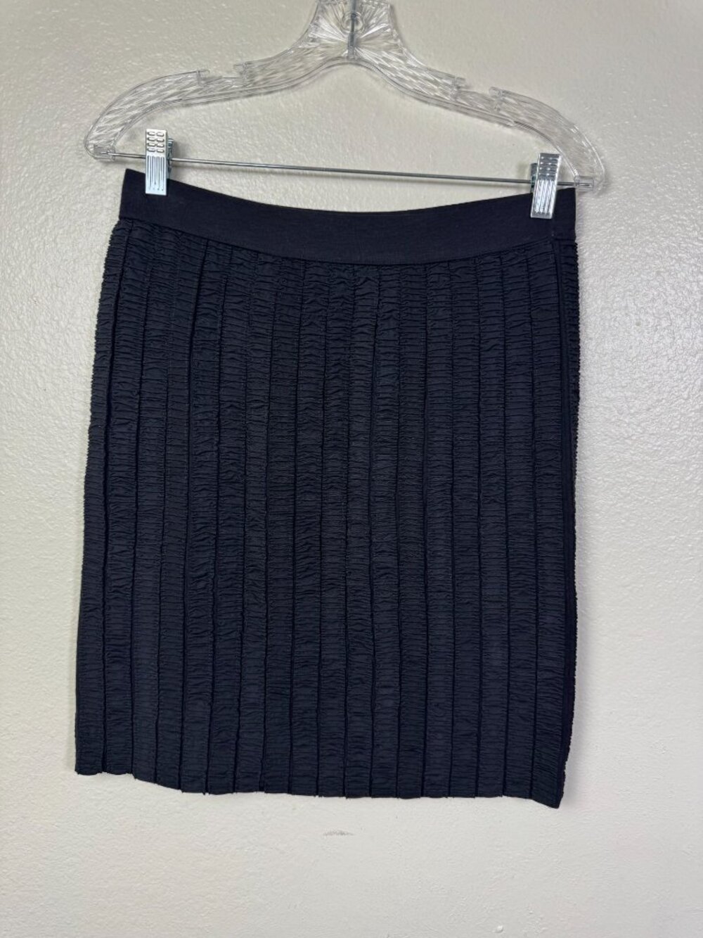 Club Monaco Black Textured Mini Skirt Size 6 Pullon career Office Stretchy Waist